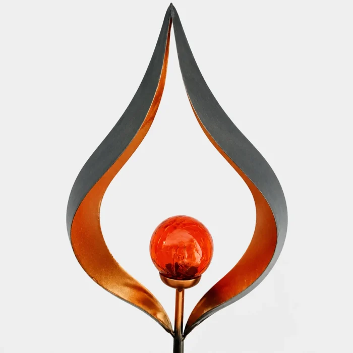 "Lampe solaire décorative en métal noir et boule en verre orange