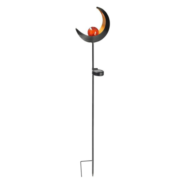 Balise solaire de jardin en métal noir, motif lune avec boule en verre orange, sur pique de sol.