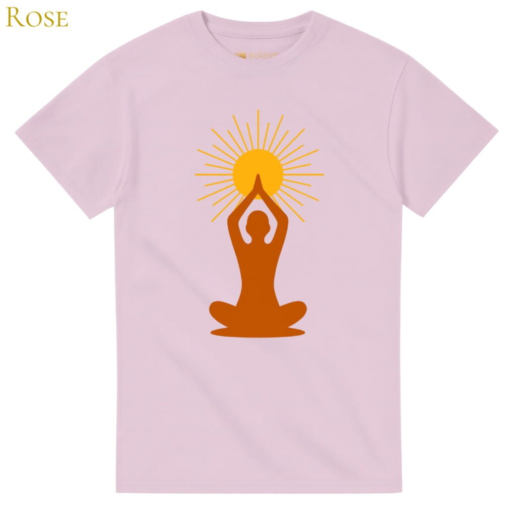 T-shirt couleur rose avec illustration silhouette méditative et soleil rayonnant – Solaire Universel Création