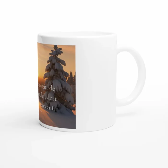 Mug céramique blanc avec citation inspirante sur l’hiver et le soleil – création Solaire Universel