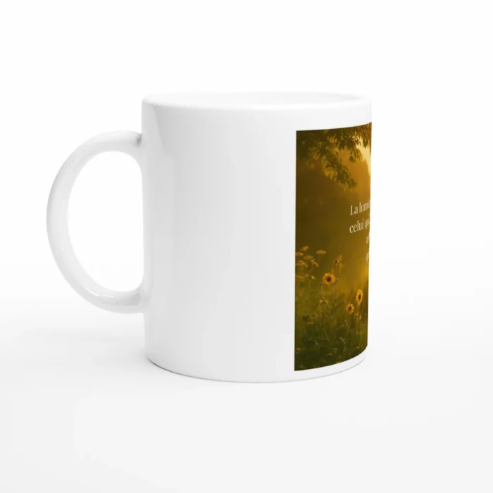 Tasse citation lumineuse avec paysage doré et message inspirant sur la lumière – Solaire Universel