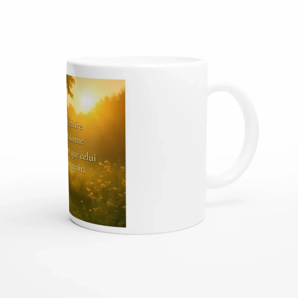 "Mug blanc design citation lumière naturelle détail impression paysage doré ambiance douce poignée droite Solaire Universel"